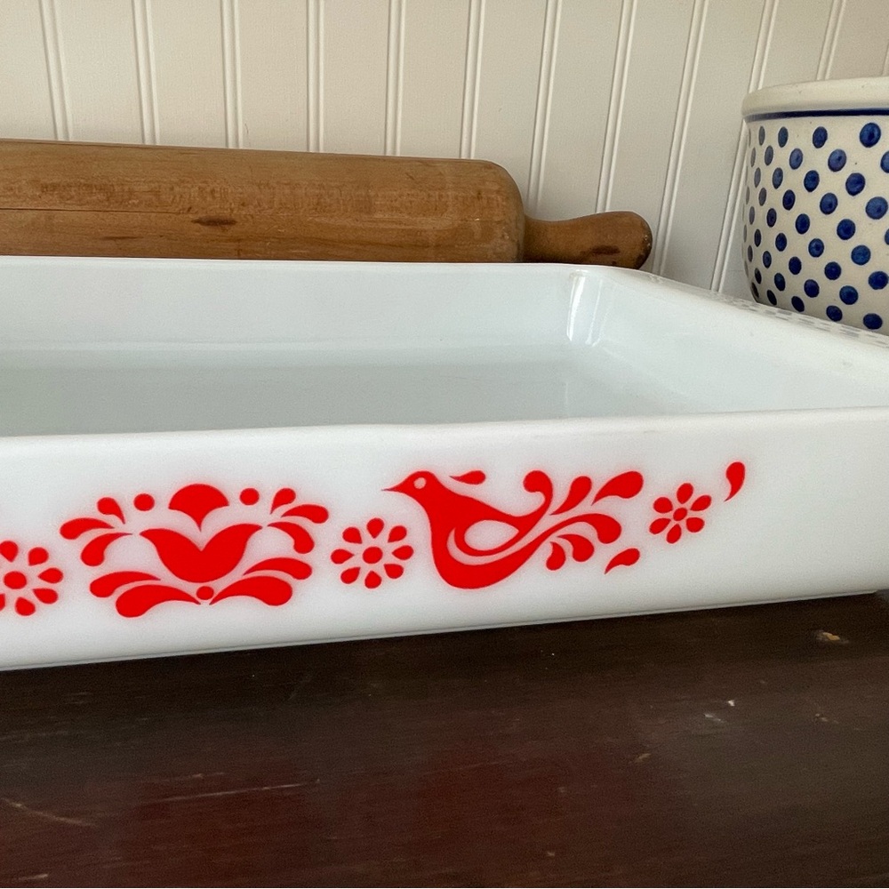 Vintage Pyrex Friendship Red Birds Lasagna Pan❤️ - Picture 3 of 16